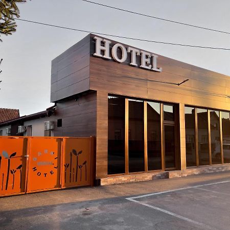 Garni Ideal Zrenjanin Exterior photo